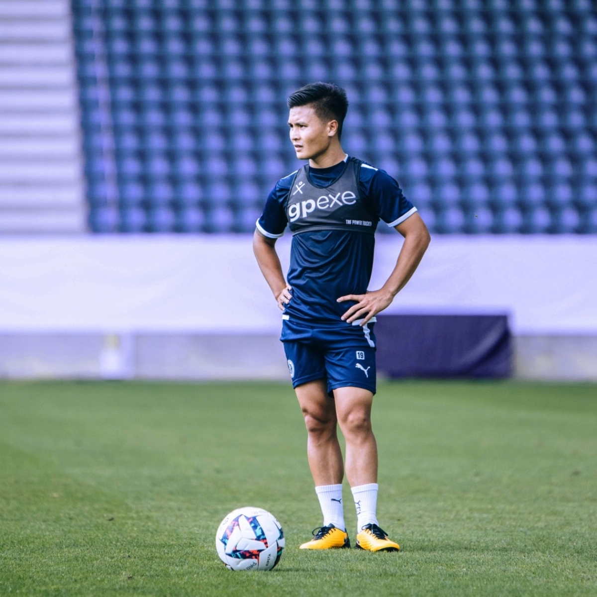 quang hai lan dau da chinh o ligue 2, pau fc chia diem voi dijon hinh anh 1
