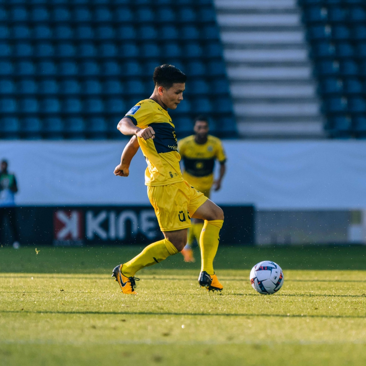 quang hai lan dau da chinh o ligue 2, pau fc chia diem voi dijon hinh anh 2