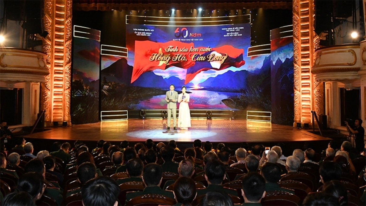 Ông võ văn thưởng dự chương trình tình sâu hơn nước hồng hà, cửu long hình ảnh 1 Ong vo van thuong du chuong trinh tinh sau hon nuoc hong ha, cuu long hinh anh 1