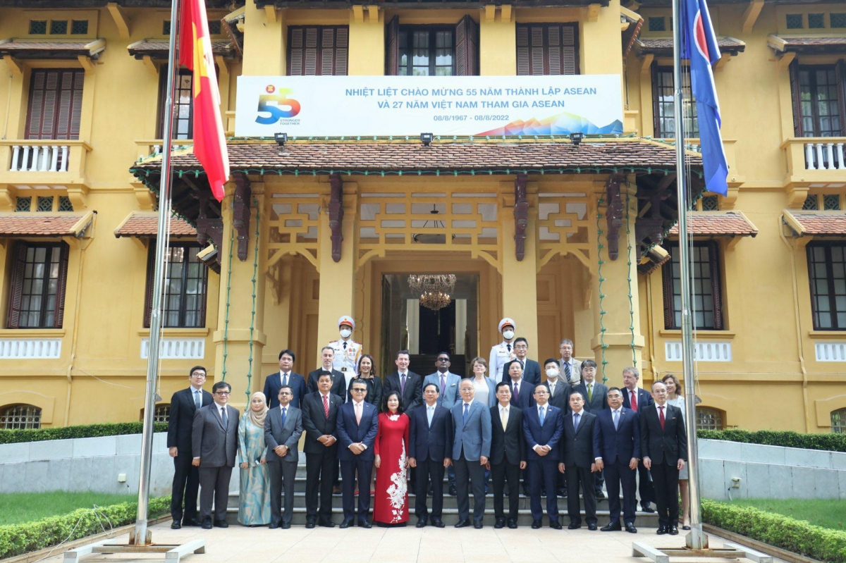 viet nam to chuc le thuong co ky niem 55 nam ngay thanh lap asean hinh anh 2
