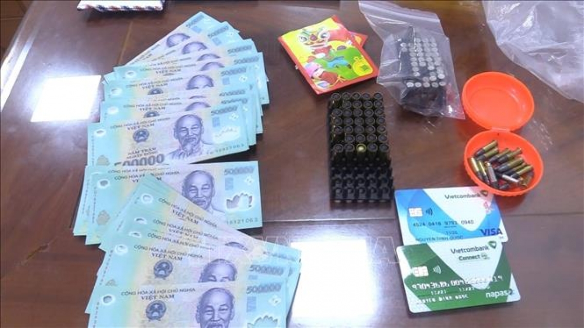 tam giu 3 doi tuong trong duong day tieu thu tien gia hinh anh 2