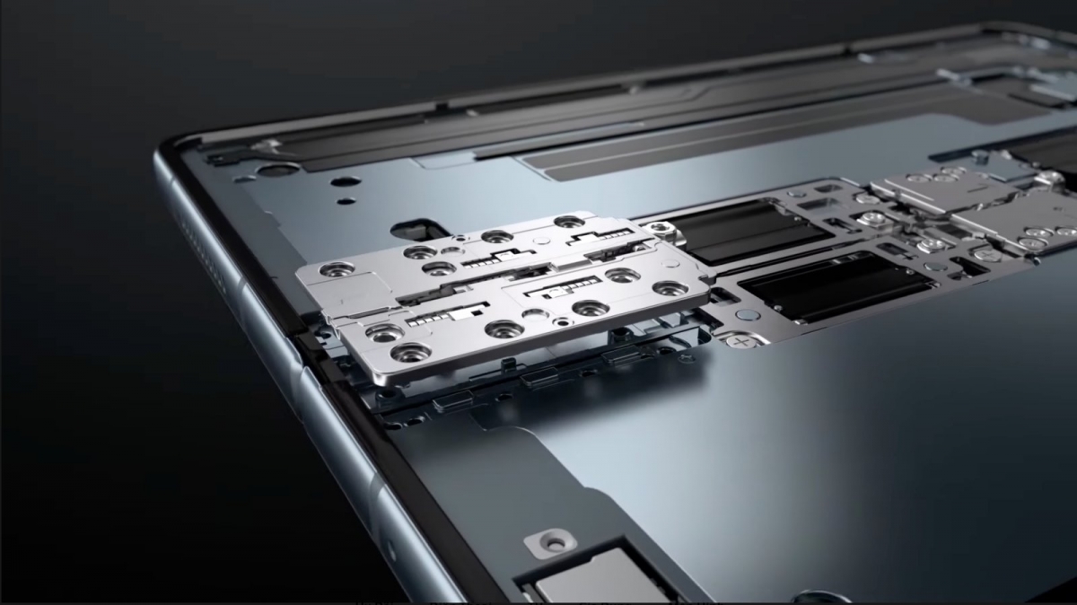 co cau ban le dang khop xoay moi cua samsung galaxy z fold4 co gi dac biet hinh anh 3