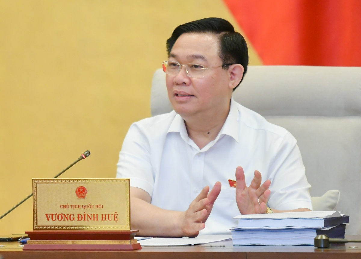 Chủ tịch Quốc hội Vương Đình Huệ góp ý vào dự thảo Luật Phòng thủ dân sự