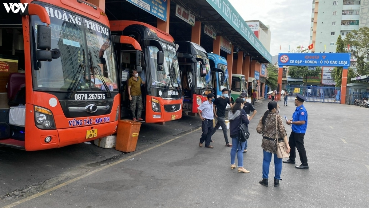 người cao tuổi khi đi ô tô đường dài sẽ được giảm giá vé hình ảnh 1 nguoi cao tuoi khi di o to duong dai se duoc giam gia ve hinh anh 1