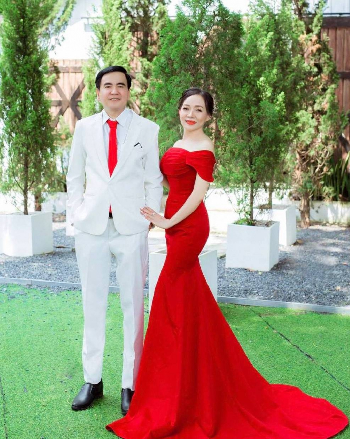 cặp đôi u55 hỏi cưới chỉ sau 2 tháng được quyền linh - ngọc lan mai mối hình ảnh 1 cap doi u55 hoi cuoi chi sau 2 thang duoc quyen linh - ngoc lan mai moi hinh anh 1
