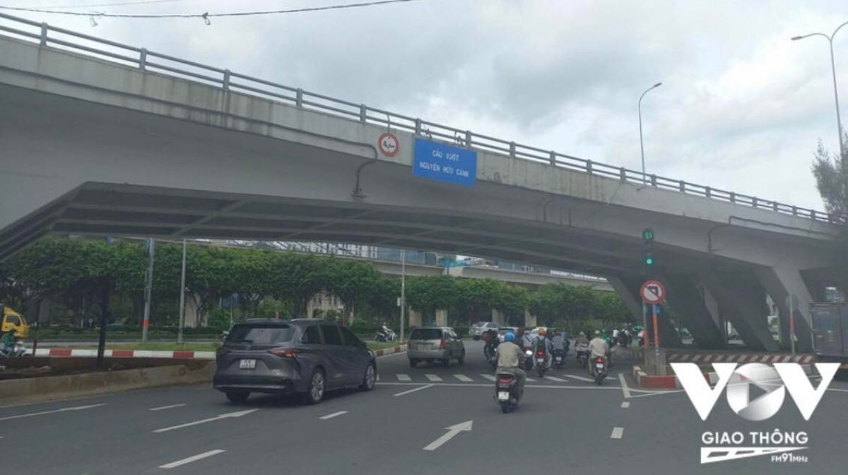 4 bó cáp dự ứng lực bị đứt, tổ chức lại giao thông cầu vượt nguyễn hữu cảnh hình ảnh 1 4 bo cap du ung luc bi dut, to chuc lai giao thong cau vuot nguyen huu canh hinh anh 1