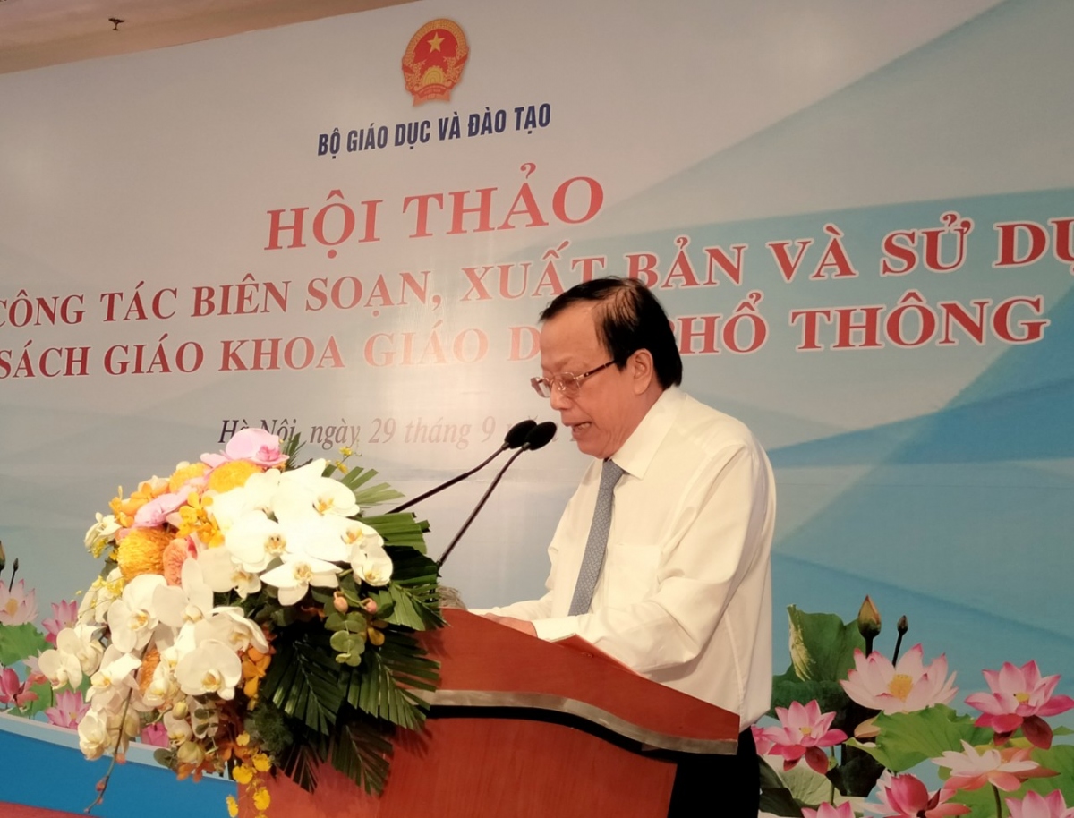 Ông ngô trần Ái giá sách giáo khoa việt nam thấp hơn nhiều quốc gia khác hình ảnh 1 Ong ngo tran Ai gia sach giao khoa viet nam thap hon nhieu quoc gia khac hinh anh 1