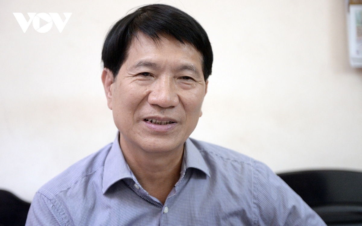 tinh gon bo may, lam sao xep ghe tranh de can bo tam tu hinh anh 2