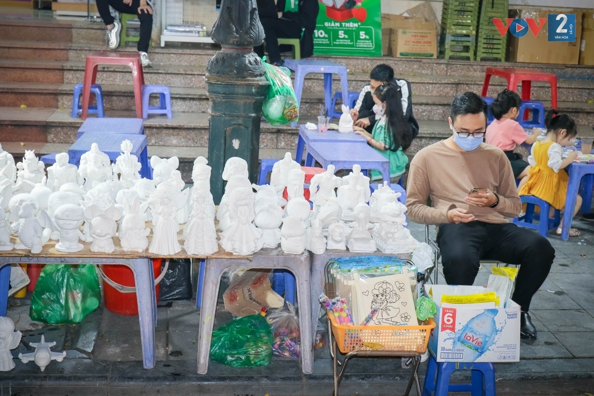 pho di bo ho guom hang rong xam chiem , giao thong lon xon hinh anh 9