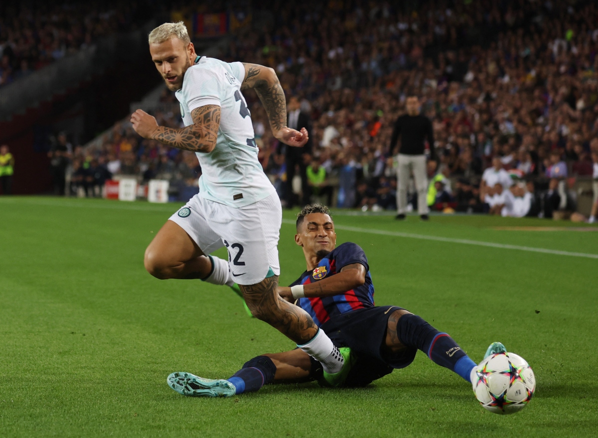 truc tiep barcelona 3-3 inter lewandowski ghi cu dup hinh anh 7