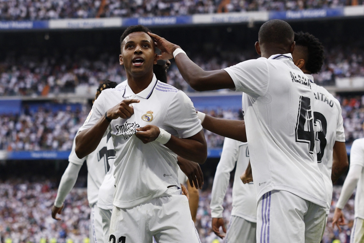 benzema che mo lewandowski, real madrid thang thuyet phuc barca hinh anh 9