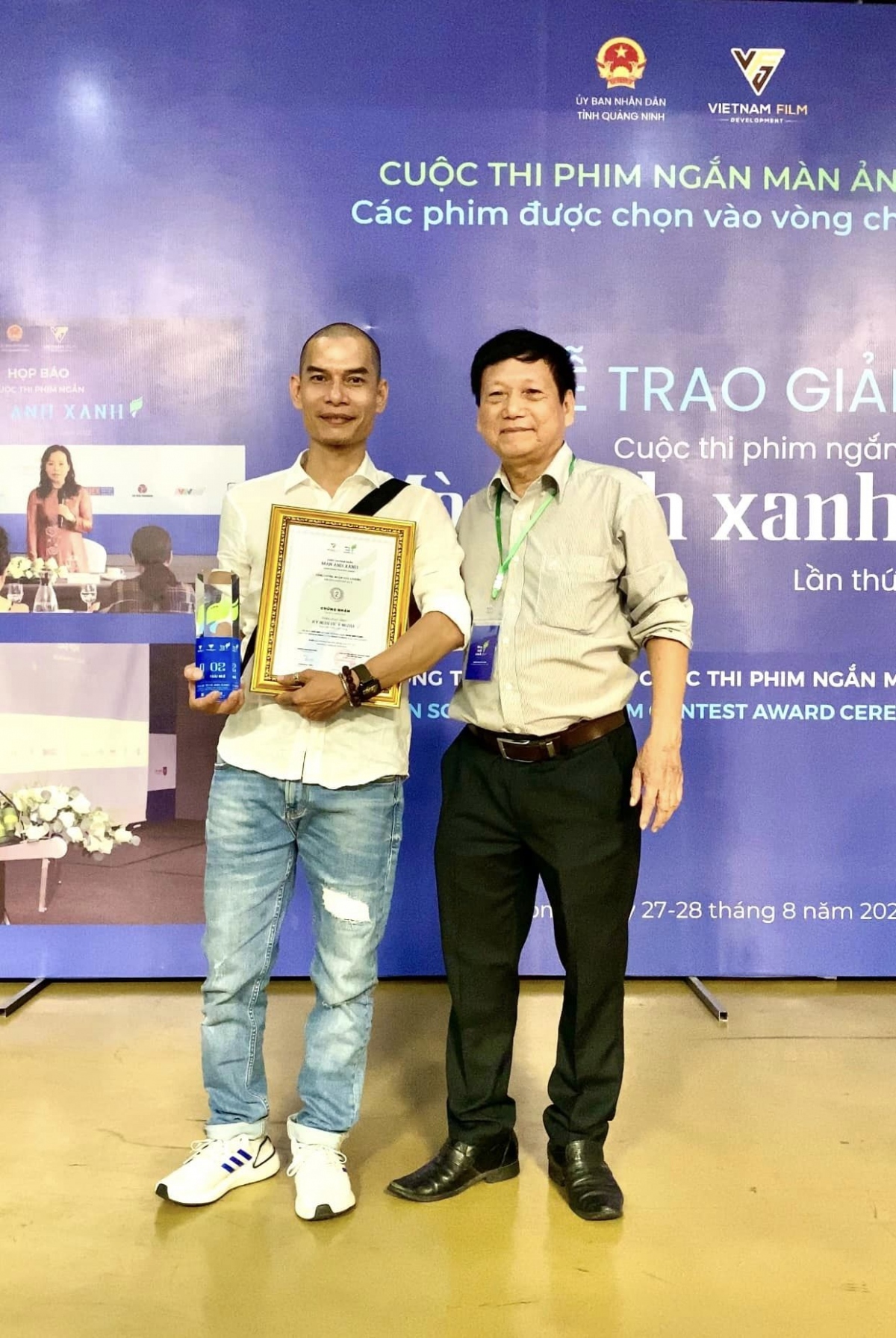 Dao dien trinh lam tung san xuat phim hoat hinh- mo vang con bo hoang hinh anh 3