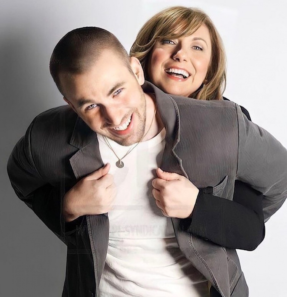 moi quan he dac biet cua chris evans voi me hinh anh 4