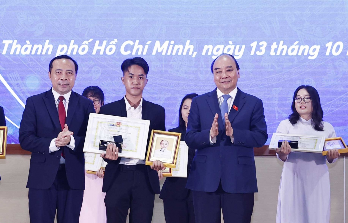 chu tich nuoc doi thoai voi sinh vien Dai hoc quoc gia tp.hcm hinh anh 6