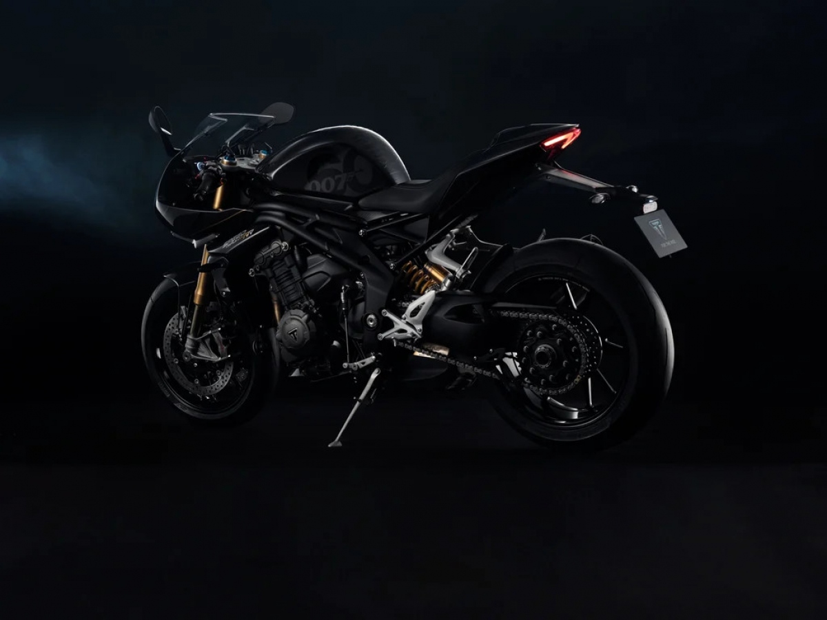 triumph ra mat speed triple 1200 rr phien ban bond ky niem 60 nam hinh anh 3