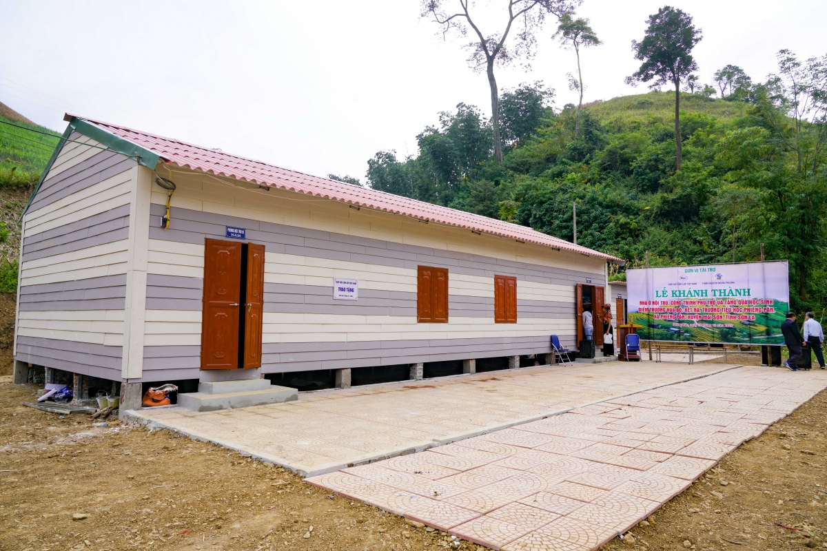 hiệp hội tấm lợp việt nam trao tặng nhà ở nội trú ở sơn la hình ảnh 1 hiep hoi tam lop viet nam trao tang nha o noi tru o son la hinh anh 1