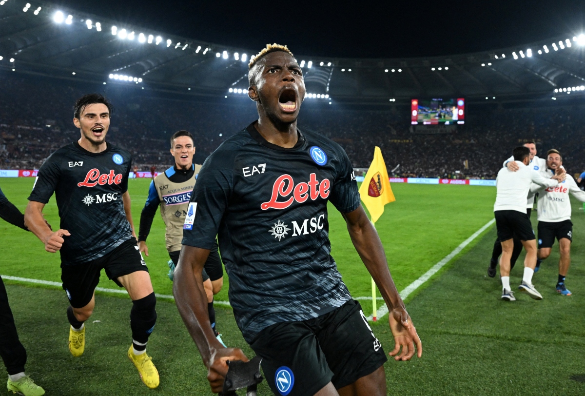 gieo sau cho thay tro jose mourinho, napoli giu vung ngoi dau serie a hinh anh 6