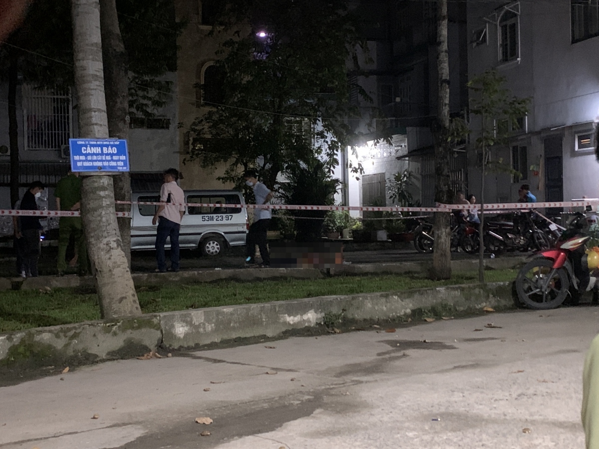 Au da trong cong vien o quan go vap, 2 nguoi thuong vong hinh anh 2