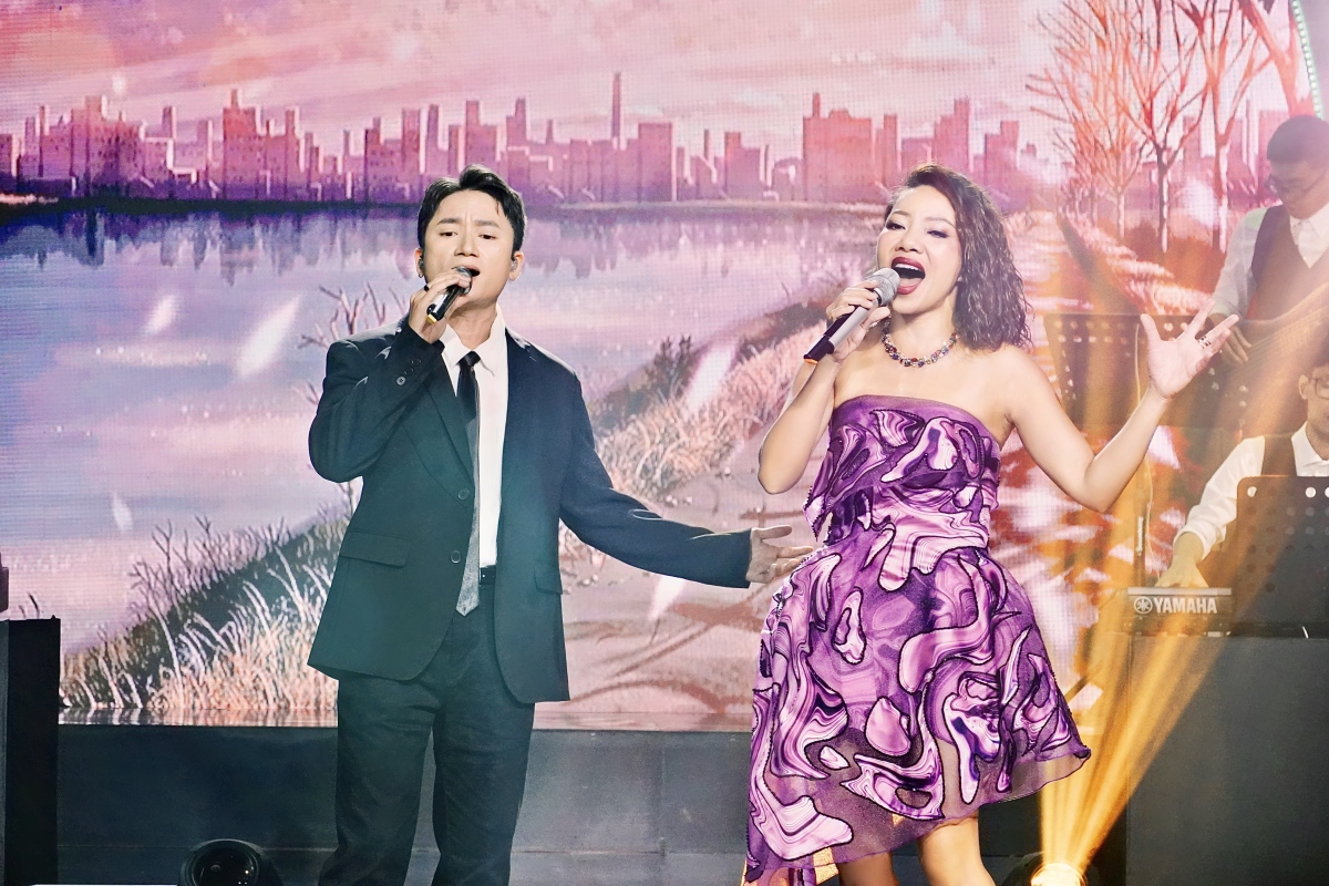 ha tran, phan manh quynh gay sot khi lan dau hoa giong hinh anh 2