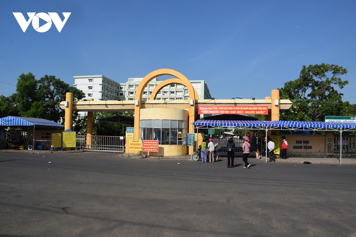 cảnh cáo nguyên giám đốc bệnh viện tỉnh phú yên vì vi phạm liên quan việt Á hình ảnh 1 canh cao nguyen giam doc benh vien tinh phu yen vi vi pham lien quan viet A hinh anh 1