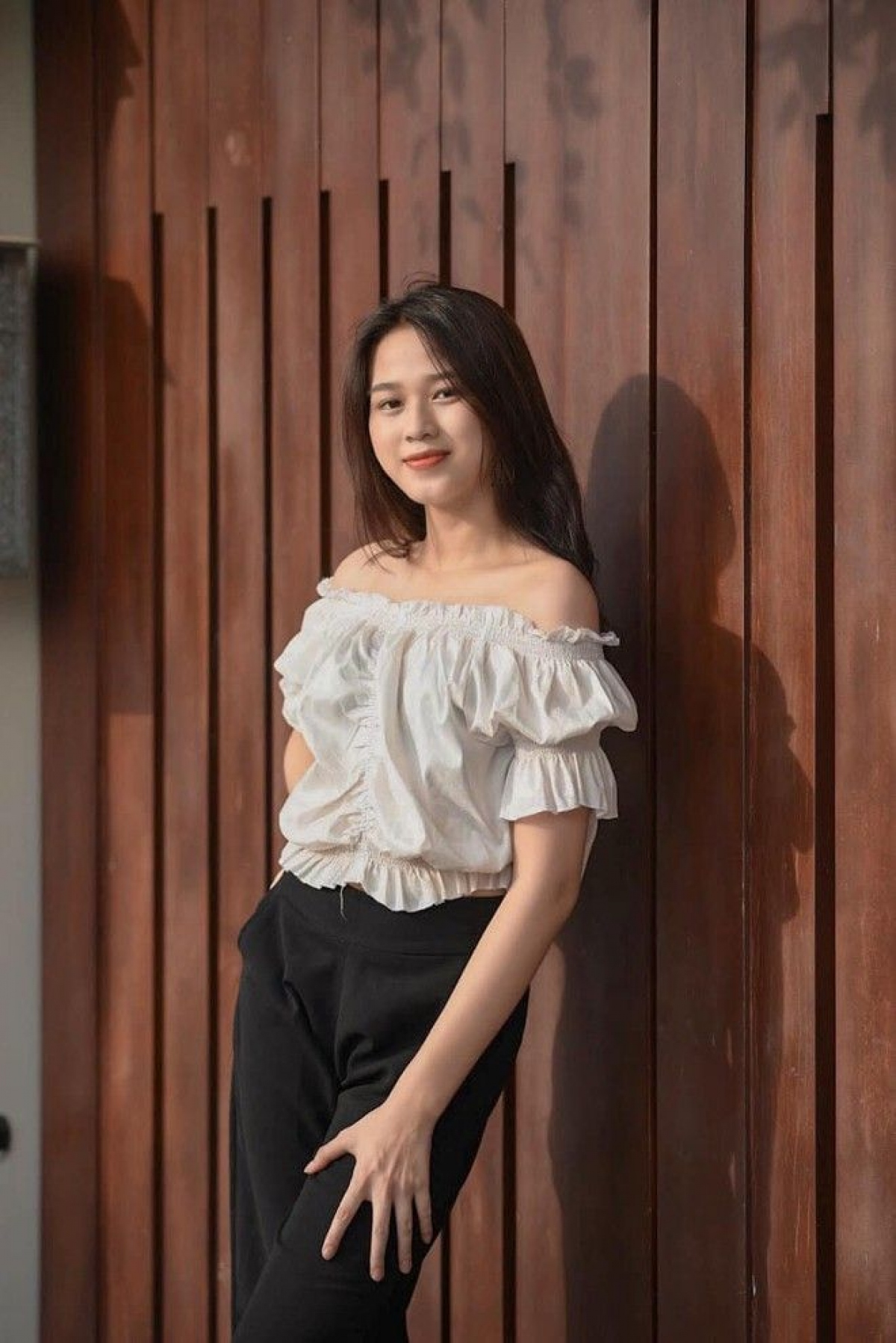 khi hoa hau, A hau cung bi miet thi ngoai hinh hinh anh 4