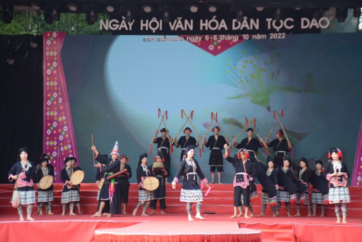 luu giu sac mau van hoa dan toc dao tien tu hoat dong van nghe ban hinh anh 2