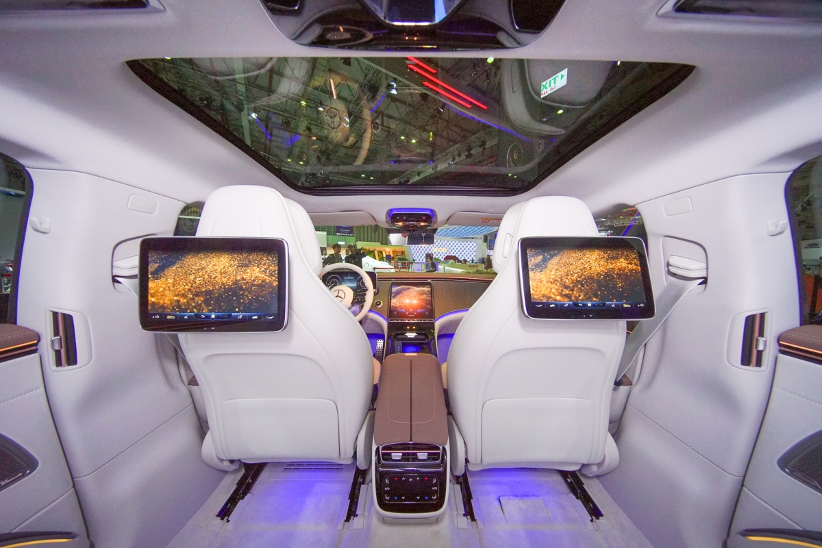 chiem nguong 2 mau xe dien mercedes-benz eqs hoan toan moi tai vms 2022 hinh anh 20