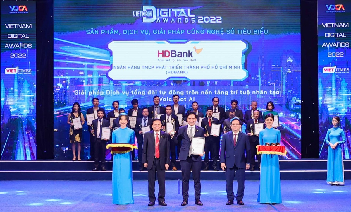 Đẩy mạnh chuyển đổi số, hdbank đạt giải thưởng chuyển đổi số việt nam 2022 hình ảnh 1 Day manh chuyen doi so, hdbank dat giai thuong chuyen doi so viet nam 2022 hinh anh 1