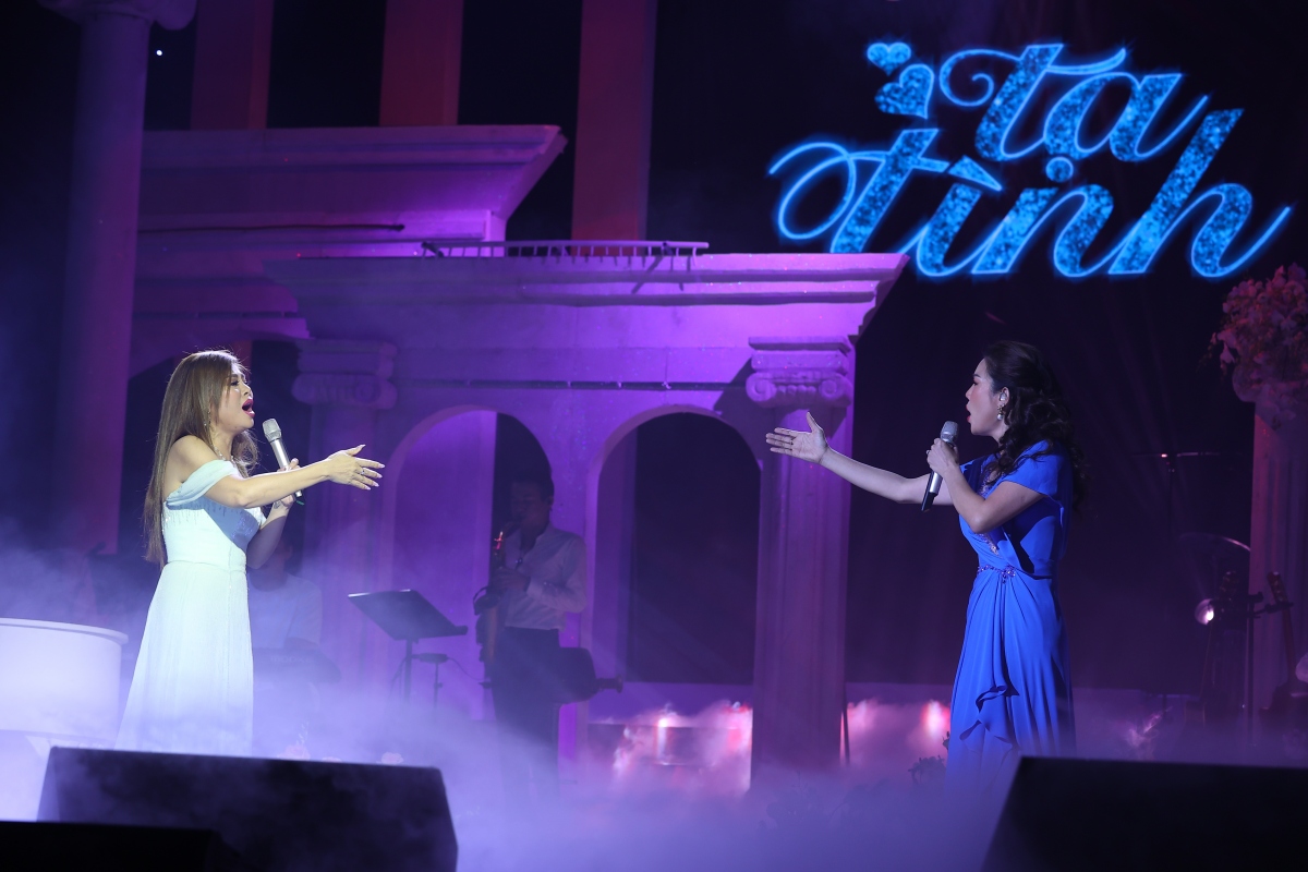thu phuong thay 5 bo vay, quang ha roi nuoc mat trong dem nhac ta tinh hinh anh 4