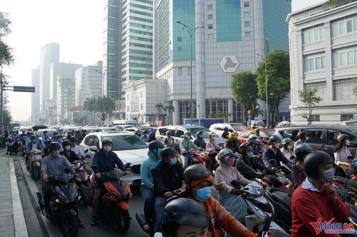 nghin xe bat dong o nga tu, duong trung tam tp.hcm roi loan sang dau tuan hinh anh 5