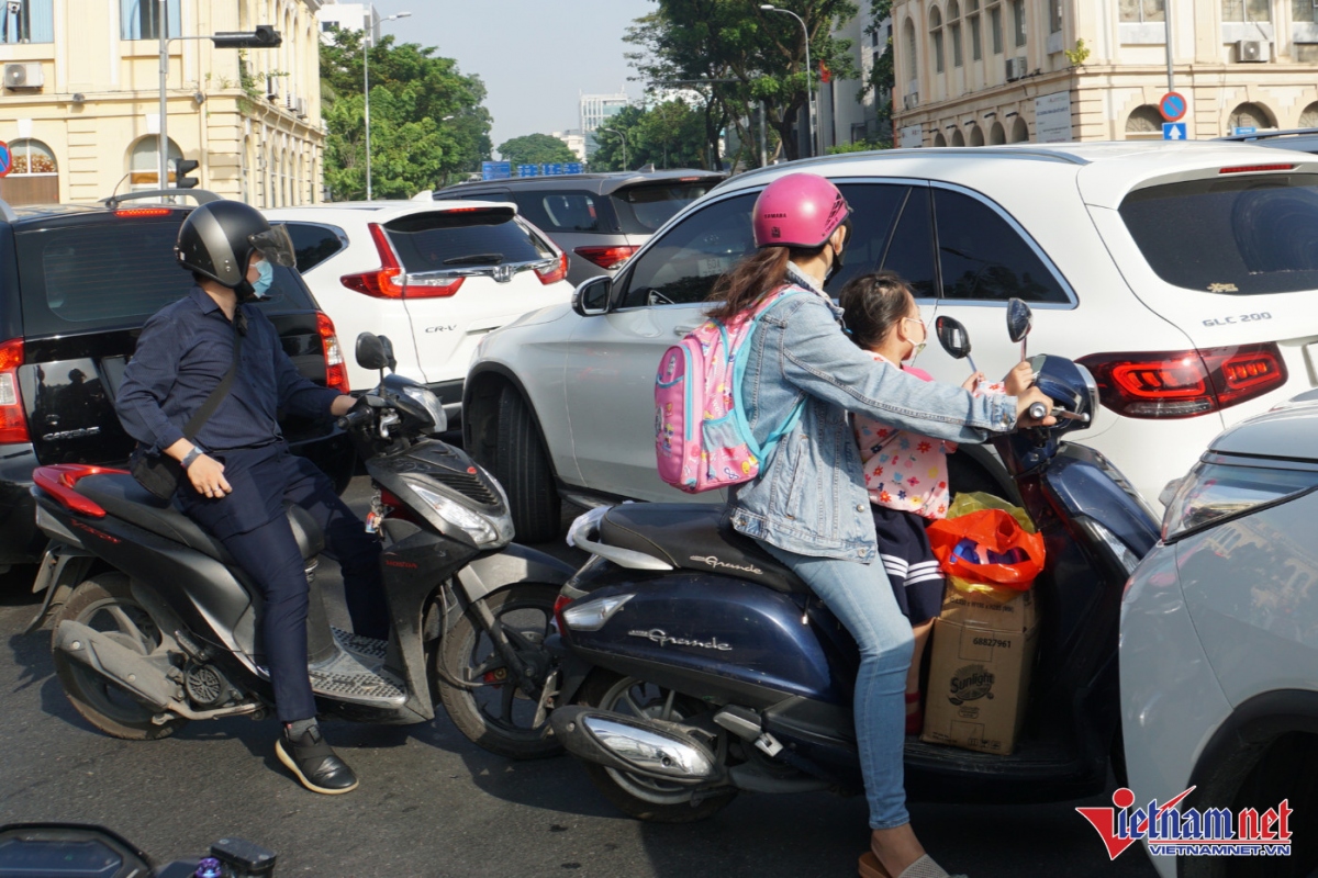nghin xe bat dong o nga tu, duong trung tam tp.hcm roi loan sang dau tuan hinh anh 8