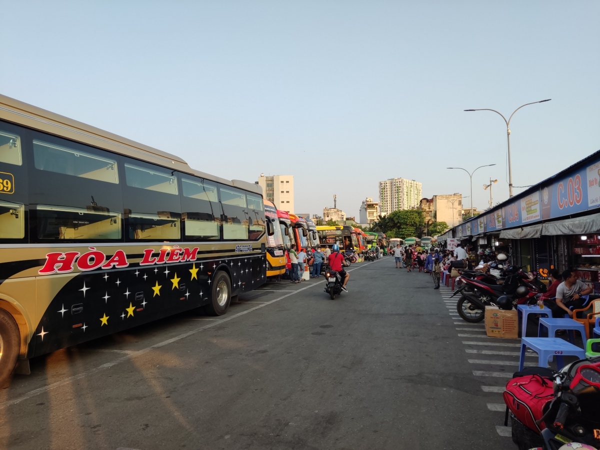 tp.hcm trien khai dong loat nhieu bien phap de hut khach ve ben xe mien Dong moi hinh anh 2
