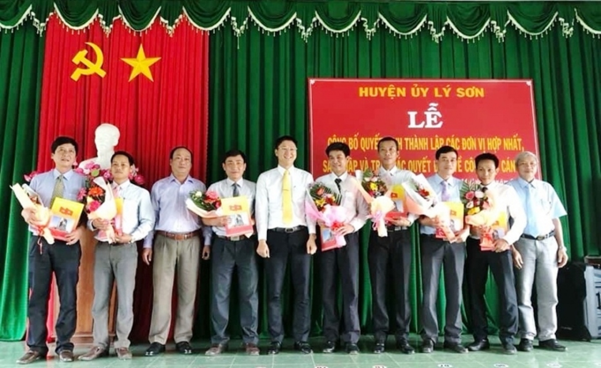 quảng ngãi chủ trương luân chuyển cán bộ từ tỉnh về xã công tác hình ảnh 1 quang ngai chu truong luan chuyen can bo tu tinh ve xa cong tac hinh anh 1