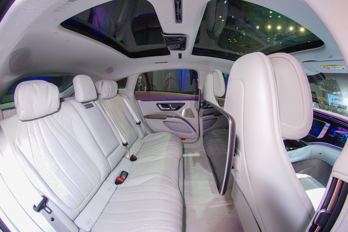 chiem nguong 2 mau xe dien mercedes-benz eqs hoan toan moi tai vms 2022 hinh anh 11
