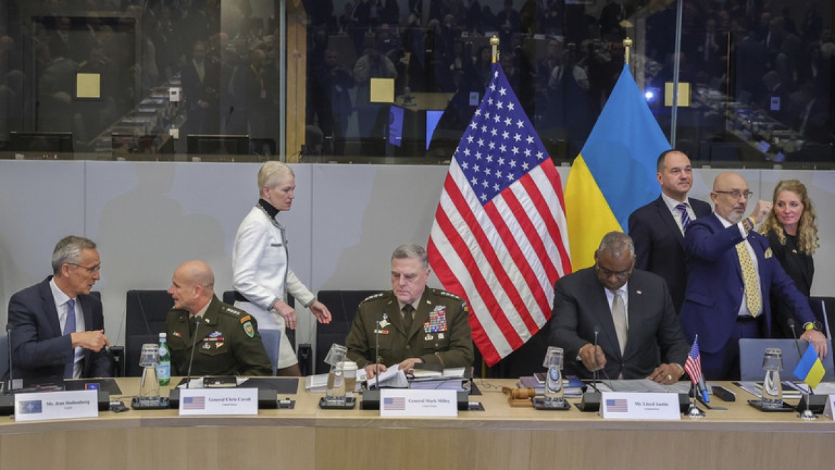 nato lên kế hoạch giúp ukraine loại bỏ các vũ khí từ thời liên xô hình ảnh 1 nato len ke hoach giup ukraine loai bo cac vu khi tu thoi lien xo hinh anh 1