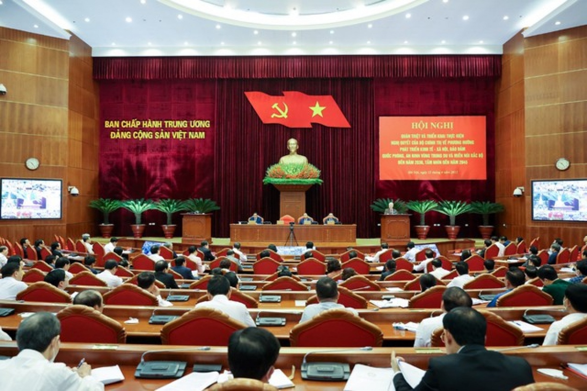 bo chinh tri to chuc hoi nghi trien khai nghi quyet phat trien vung tay nguyen hinh anh 1
