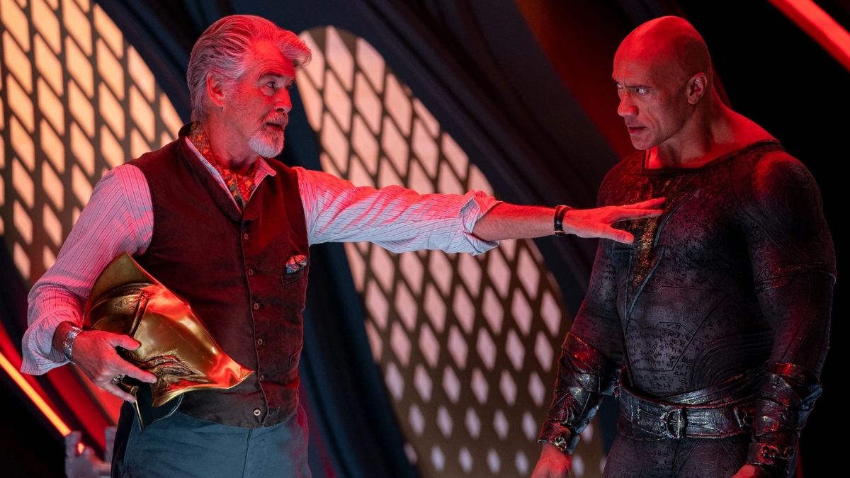 the rock, pierce brosnan va dan sao dinh dam quy tu trong bom tan black adam hinh anh 2