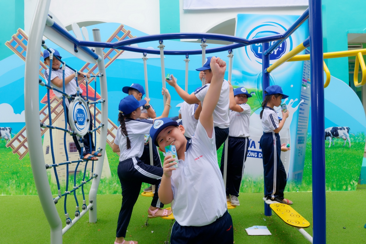 frieslandcampina viet nam doat giai thuong doanh nghiep xuat sac nhat chau A 2022 hinh anh 3