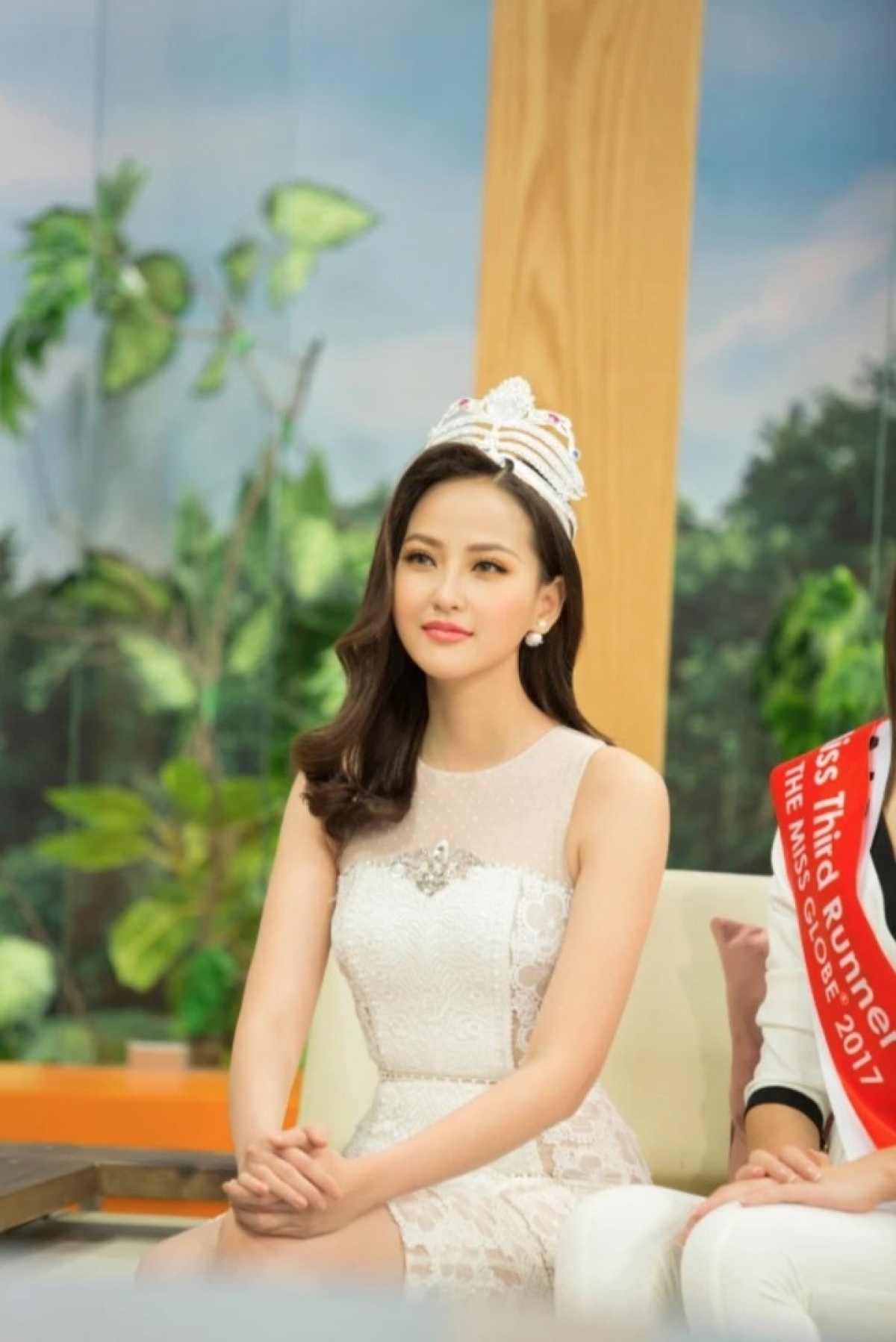 cuoc song cua 5 my nhan viet dang quang hoa hau quoc te hinh anh 10