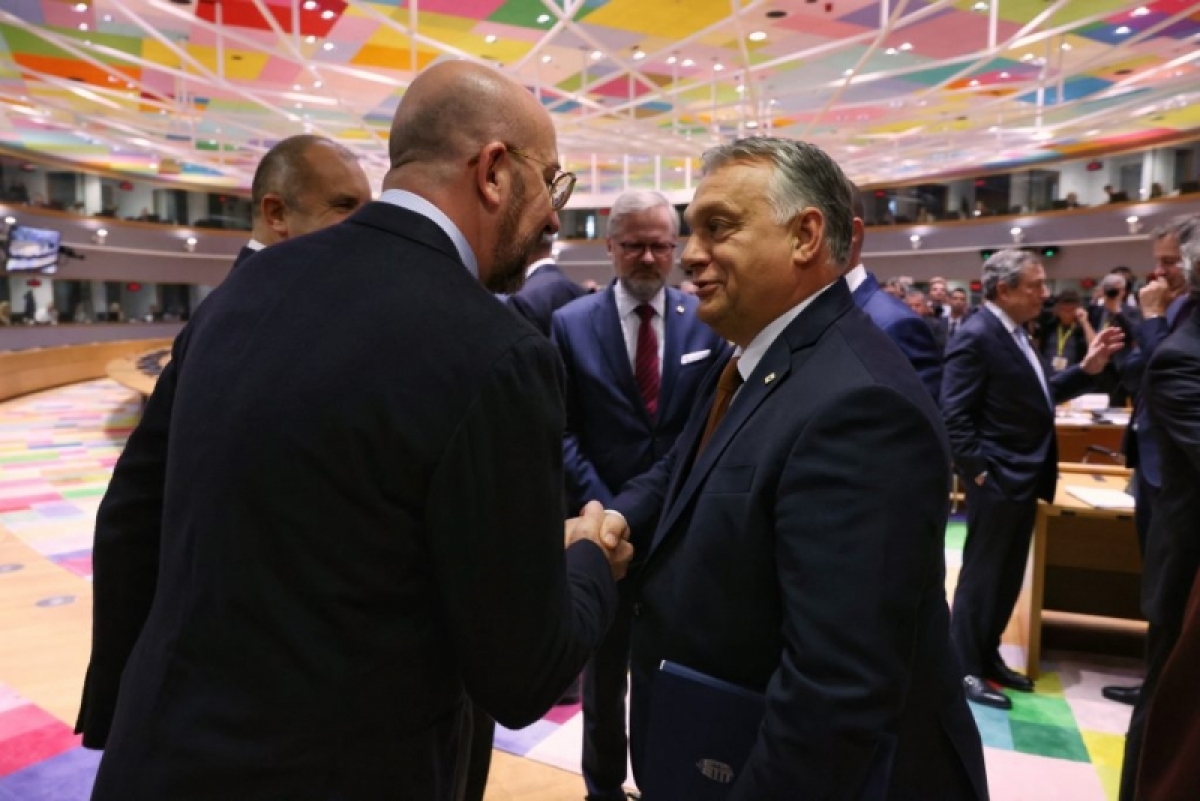 hungary được miễn trừ giới hạn giá xăng trong các giải pháp năng lượng của châu Âu hình ảnh 1 hungary duoc mien tru gioi han gia xang trong cac giai phap nang luong cua chau Au hinh anh 1