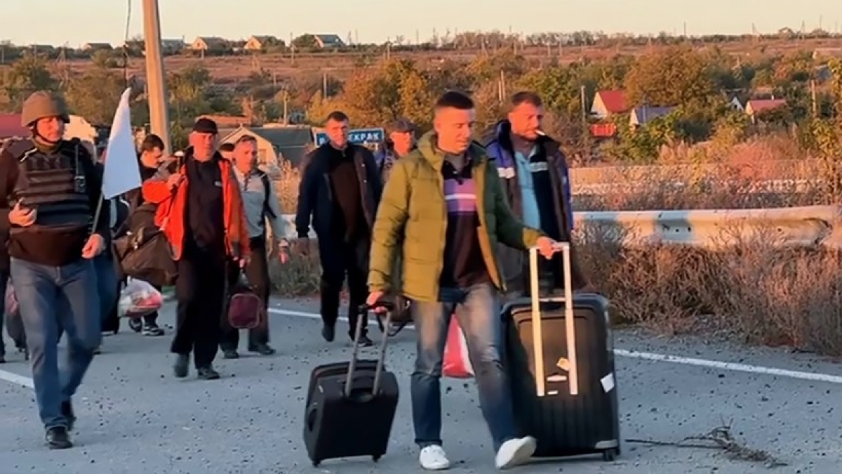 nga và ukraine tiến hành cuộc trao đổi tù binh quy mô lớn hình ảnh 1 nga va ukraine tien hanh cuoc trao doi tu binh quy mo lon hinh anh 1