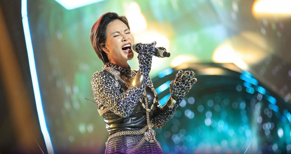 toc tien tung tui than truoc thanh cong cua uyen linh hinh anh 2