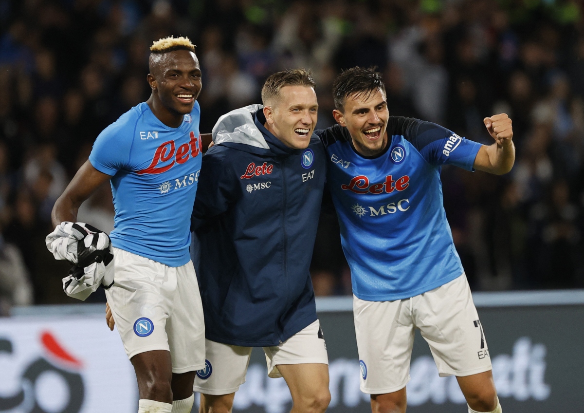 ket qua serie a napoli thang tran thu 10 lien tiep hinh anh 10