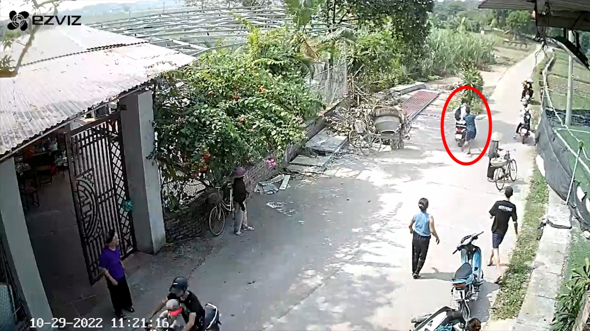 nam sinh o bac giang bi hanh hung da man tren duong cho ban ve nha hinh anh 2