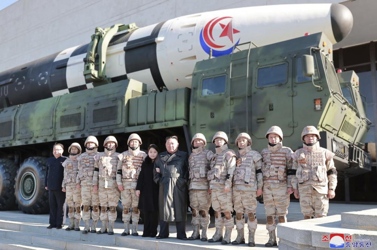 Ông Kim Jong Un trong dịp thăm quân đội Triều Tiên. Ảnh: KCNA.