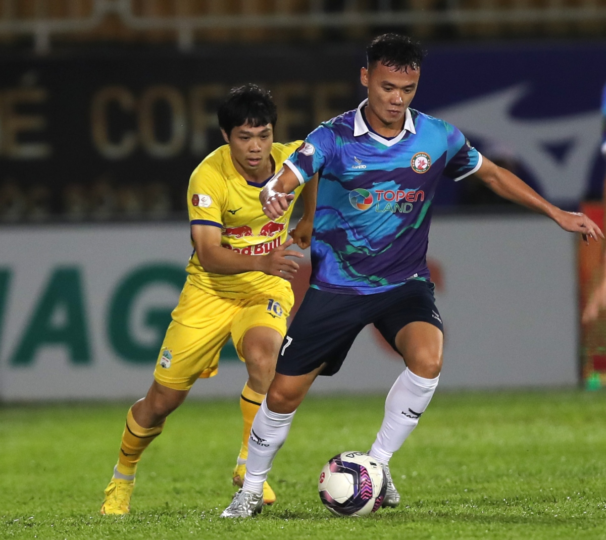 viettel fc - bình Định níu kéo hy vọng đến cùng hình ảnh 1 viettel fc - binh Dinh niu keo hy vong den cung hinh anh 1