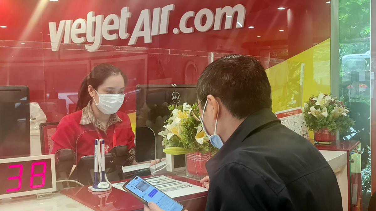người lao động dễ thở hơn với vé máy bay trả góp hình ảnh 1 nguoi lao dong de tho hon voi ve may bay tra gop hinh anh 1