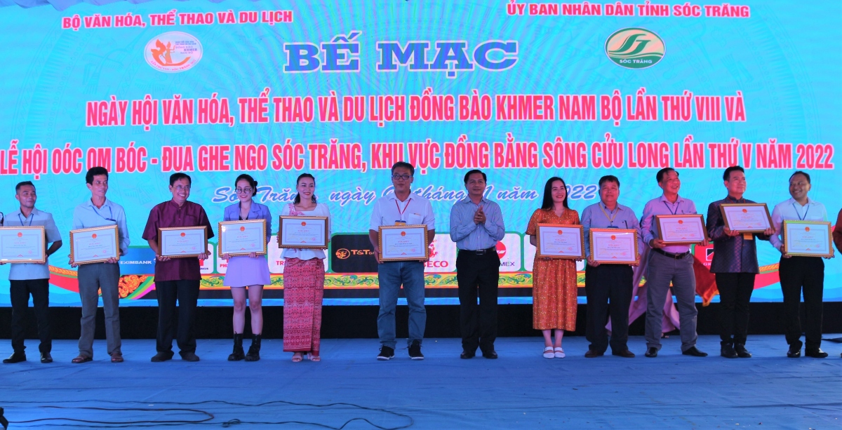 ngay hoi vhttdl dong bao khmer nam bo lan toa cac gia tri van hoa truyen thong hinh anh 2