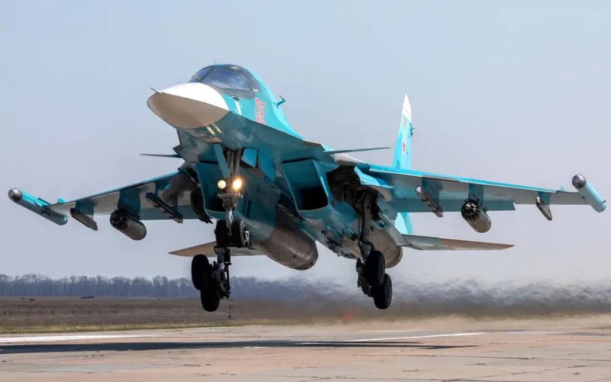 cuong kich nga su-34 tha bom len muc tieu ukraine bang chien thuat jaguar hinh anh 1