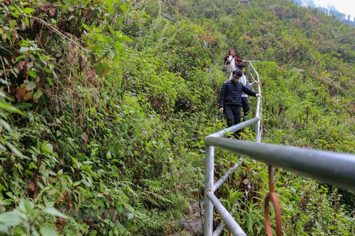 con duong chinh phuc vach da than ha giang tren deo ma pi leng hinh anh 5